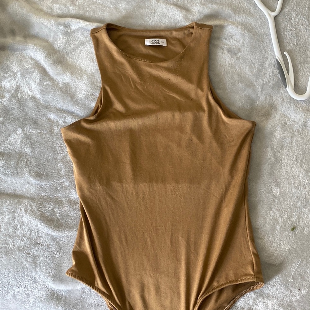 Adrene Mock Neck bodysuit || size xs but fits small